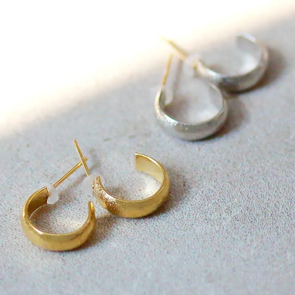 18K Gold Post Textured Hoop Earrings