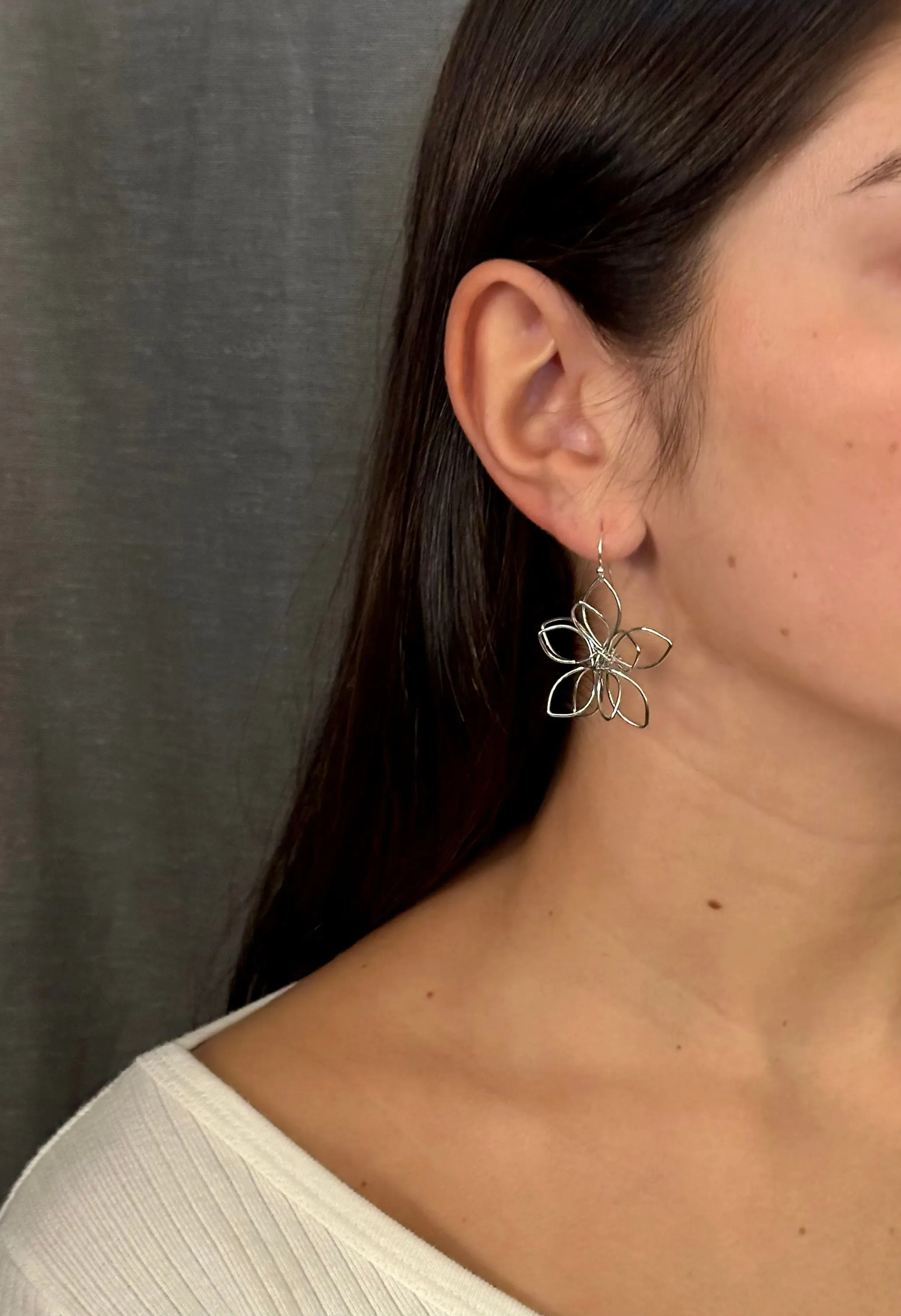 Airy Flower Earrings - Silver